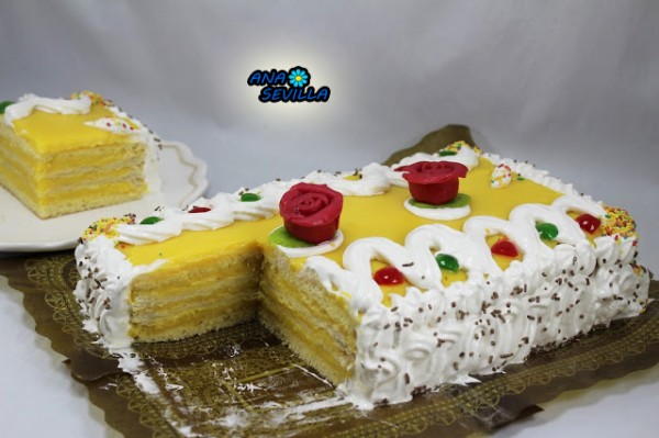 Tarta de yema, bizcocho y hojaldre Thermomix