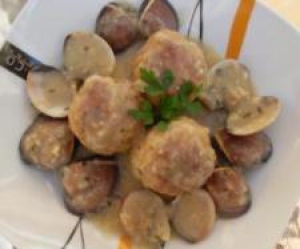 Albóndigas de salmón con almejas Thermomix