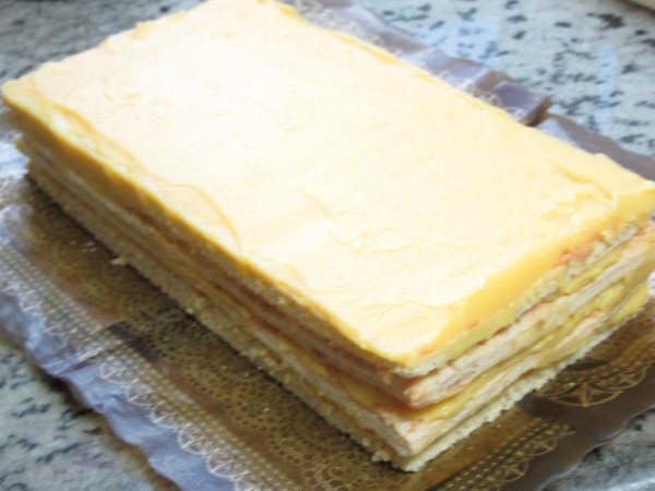 Tarta de yema, bizcocho y hojaldre Thermomix