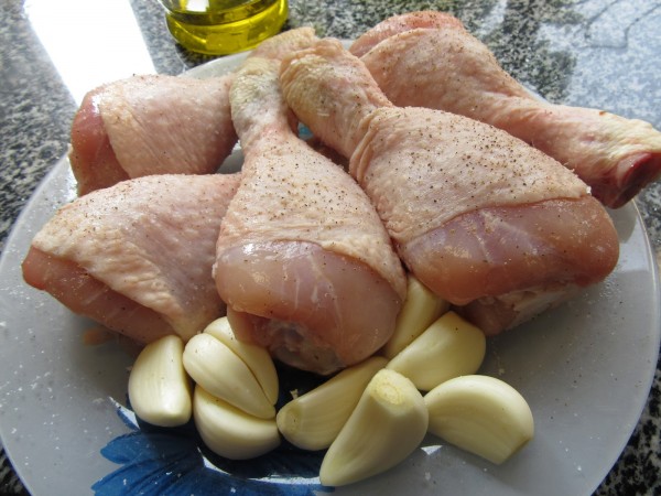 *Jamoncitos de pollo al ajillo