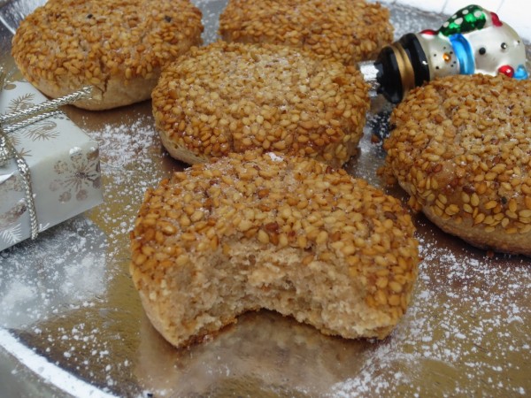 Polvorones de almendra, canela y ajonjolí Ana Sevilla